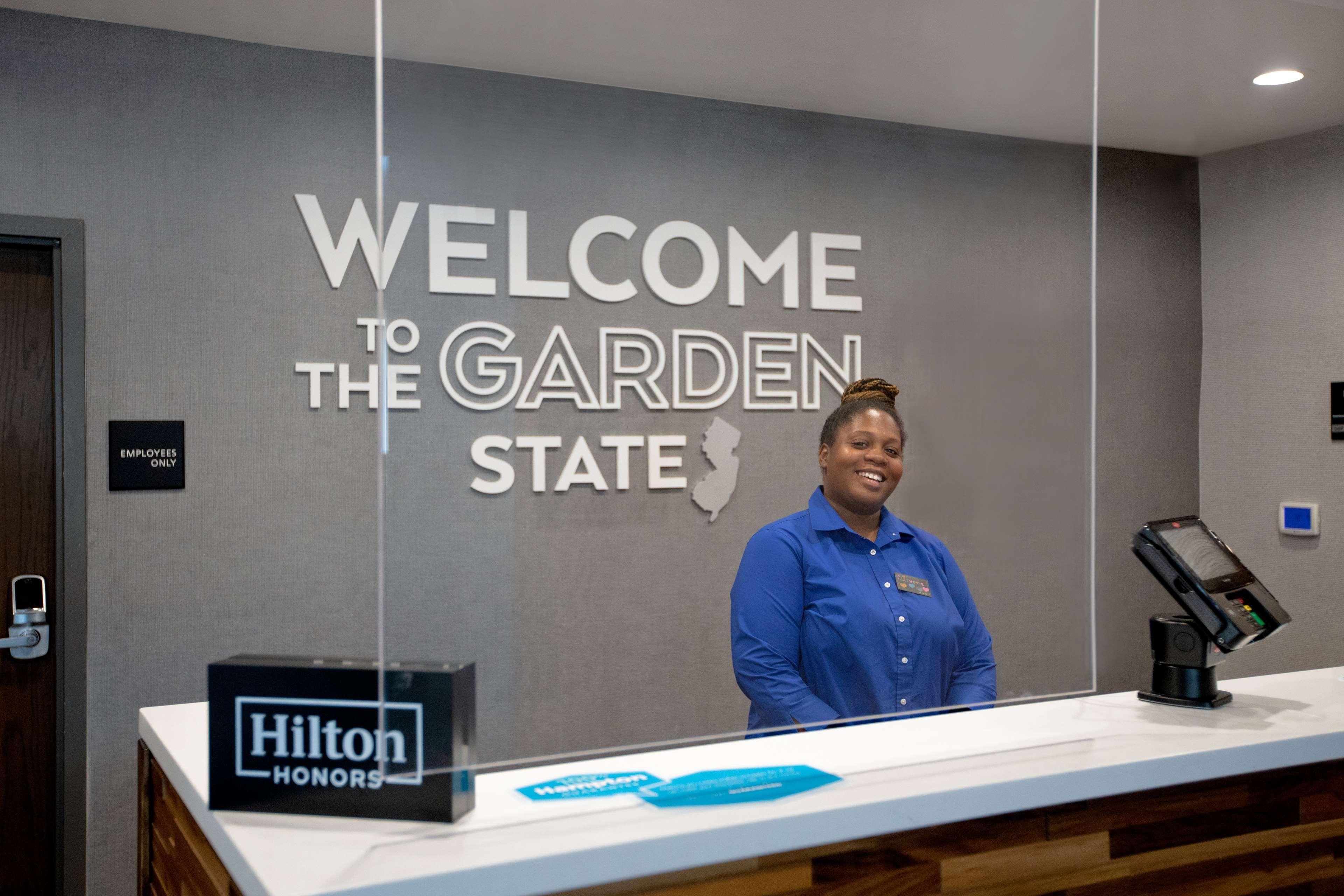 Hampton Inn & Suites Deptford, Nj エクステリア 写真
