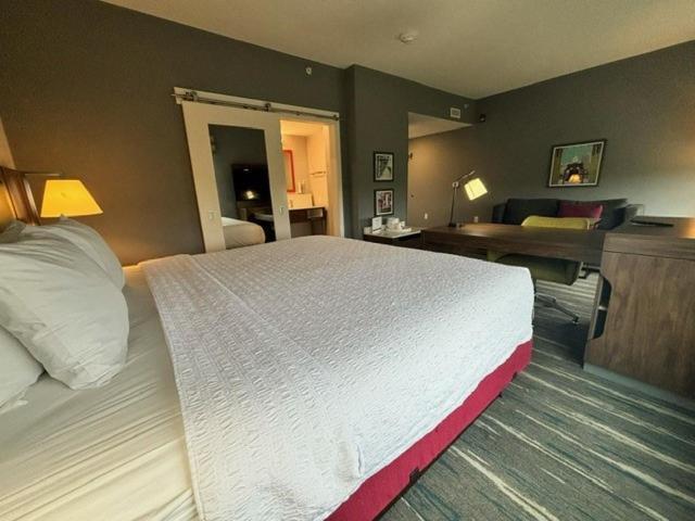 Hampton Inn & Suites Deptford, Nj エクステリア 写真