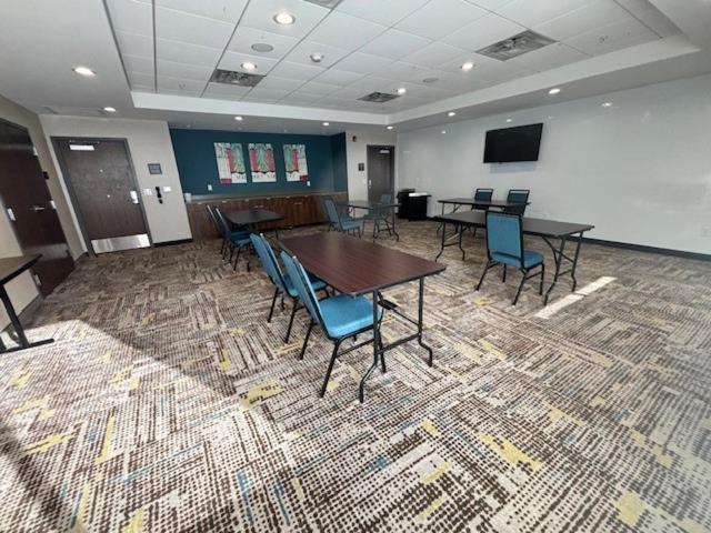 Hampton Inn & Suites Deptford, Nj エクステリア 写真